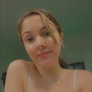 Meet your Posher, Cassandra